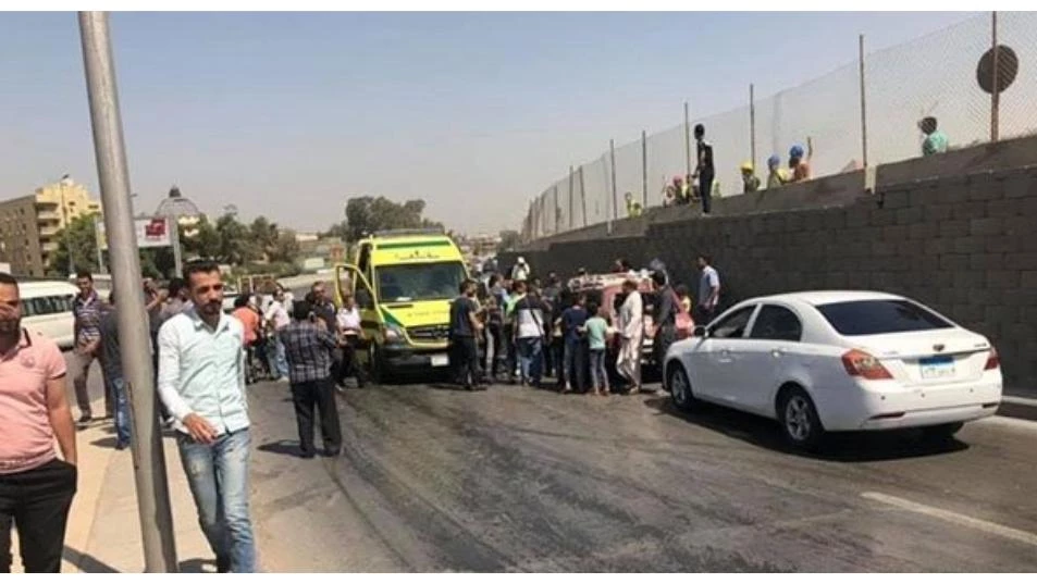 Injuries in Egypt blast targeting tourist bus 