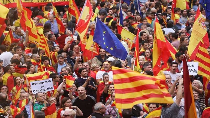 كتالونيا تعلن نفسها "دولة مستقلة".. ومدريد ترفض وتصعّد