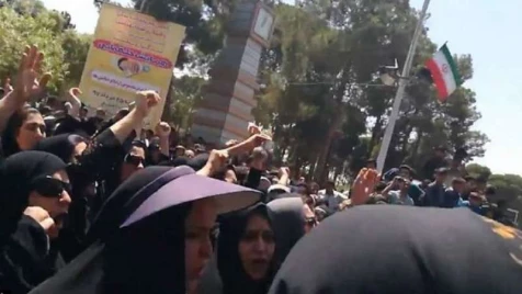 Protests in Iran as US sanctions loom