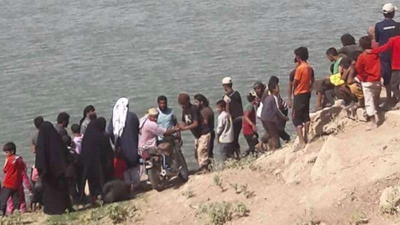 مجزرة مروعة بحق النازحين عند معبر نهري في دير الزور