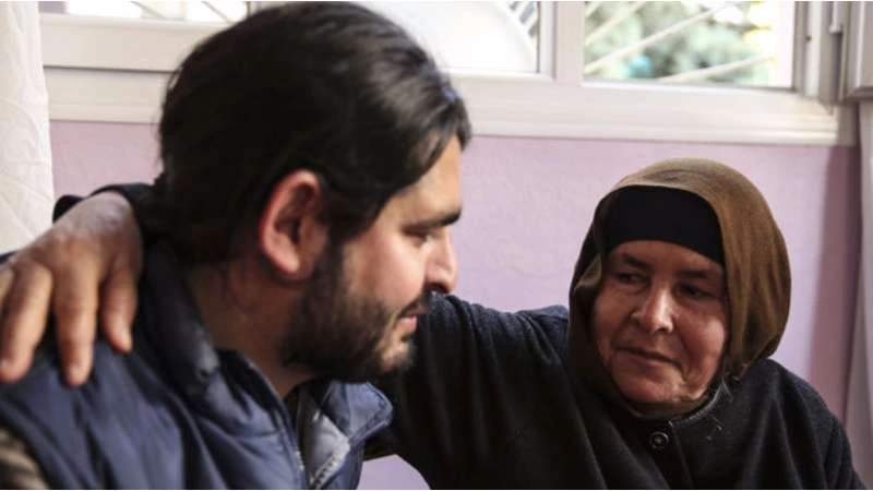 Split by war, Syrian mother, son meet 3 years later