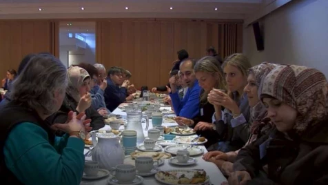 Women in London organize Syrian breakfast party for their neighbors 