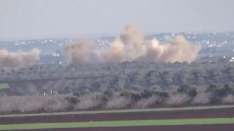 Assad barrel bombs dropped on Hama’s Kafr Zeita