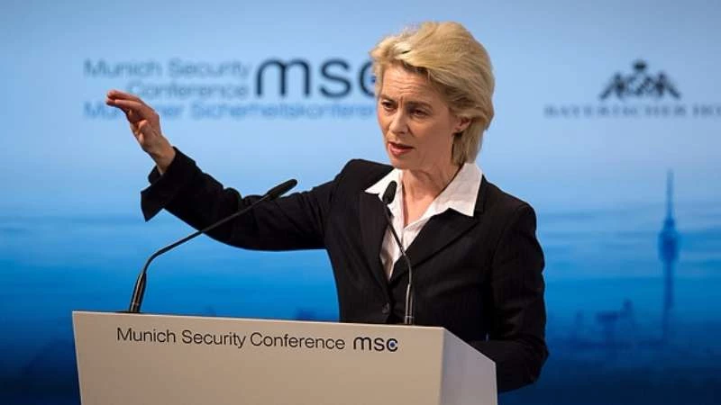 German defense minister: ready to train Syrian refugees to help rebuild Syria