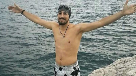 Syrian refugee Ameer Mehtr swims for 7 hours to start new life in Europe