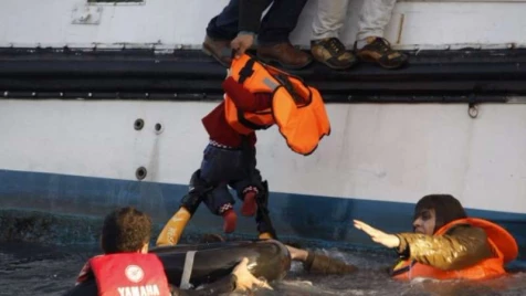 At least 12 refugees, mostly children, drowned off Greek coast