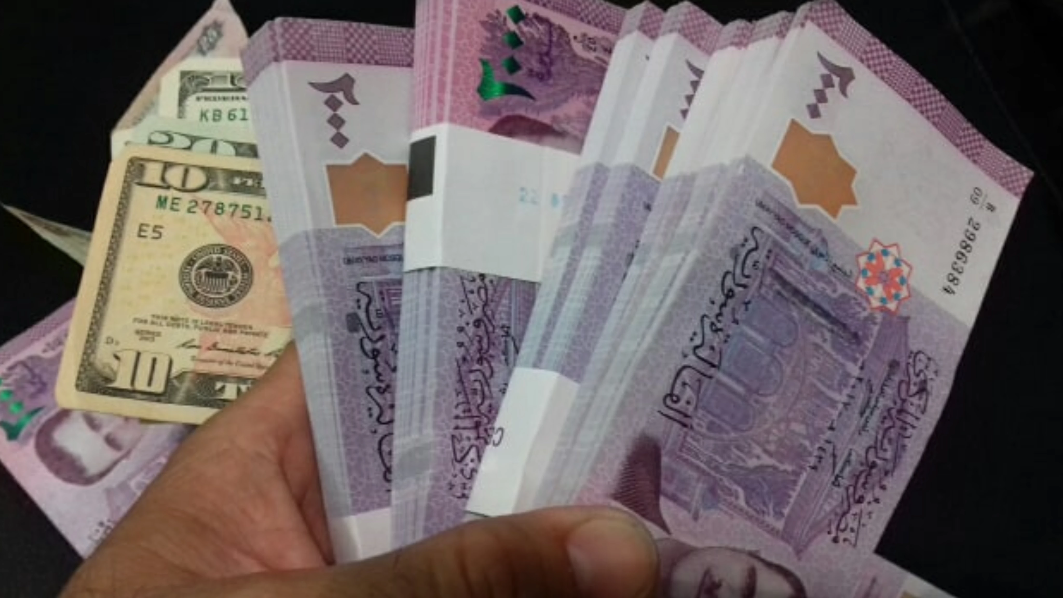 حكومة ميليشيا أسد تتراجع عن إصدار ورقة 10 آلاف ليرة ومحلل اقتصادي يوضح