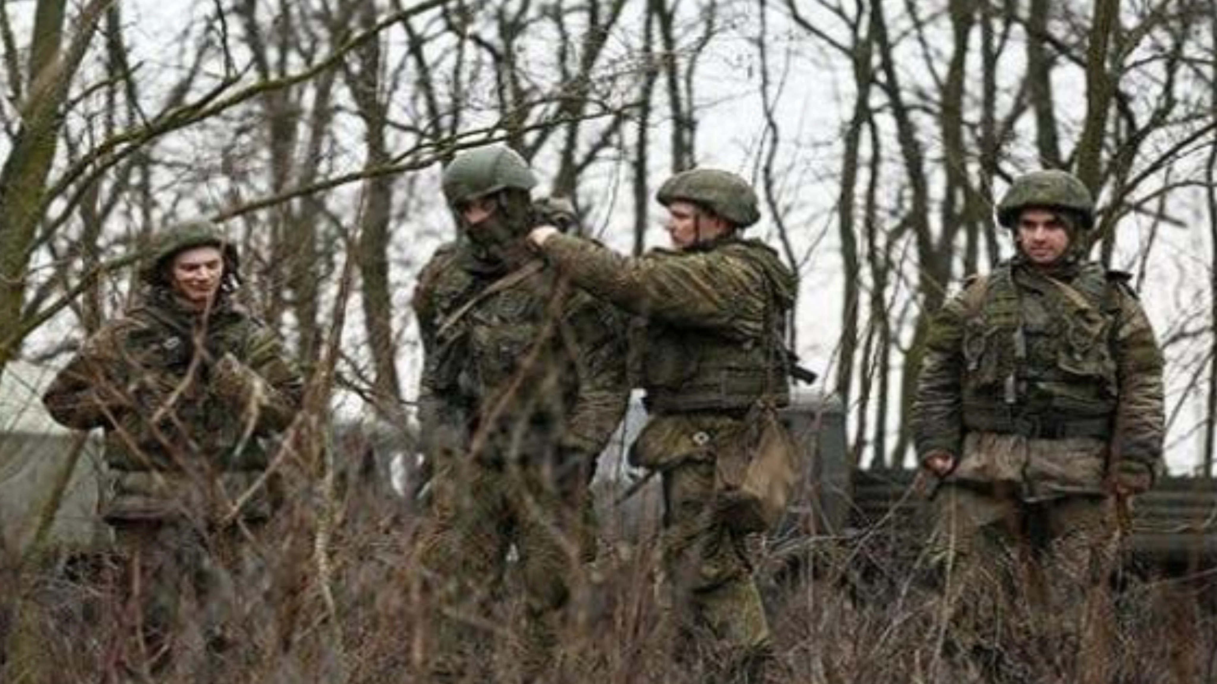 إهانة وإذلال.. الجيش الأوكراني ينتقم من مقاتلين روس وقعوا في الأسر أثناء المعارك (فيديو)
